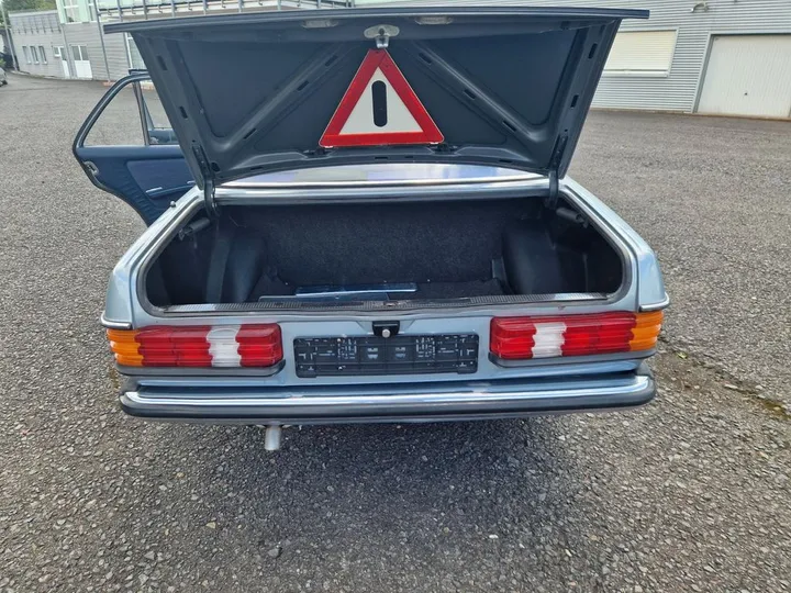 Mercedes-Benz 200