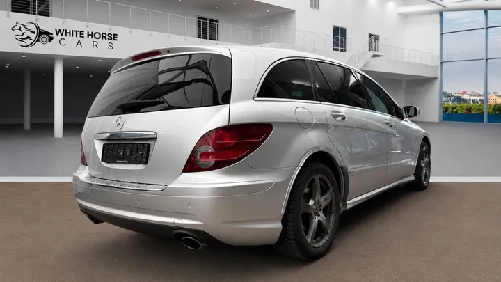 Mercedes-Benz R 320