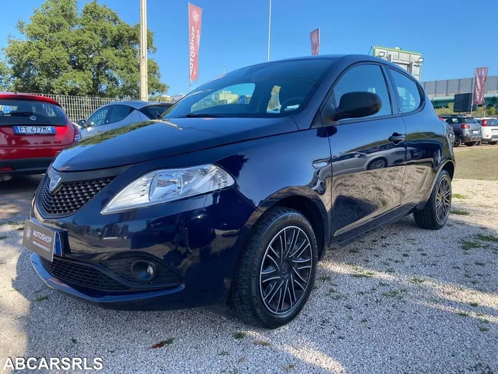 Lancia Ypsilon