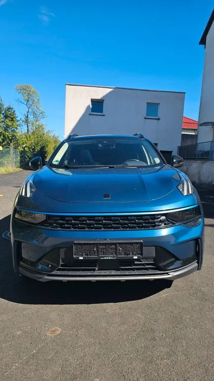 Lynk&Co 01