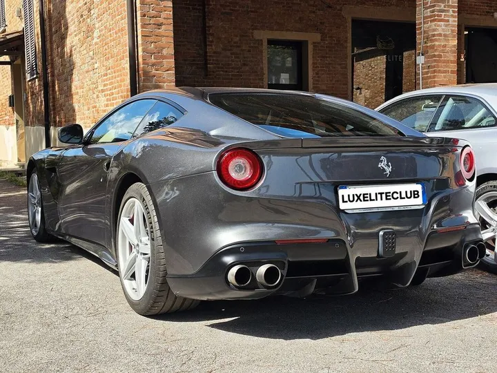 Ferrari F12