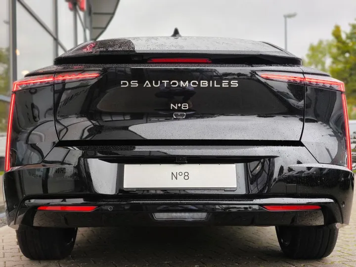 DS Automobiles Nº8