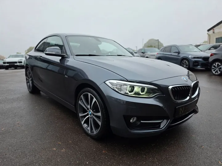 BMW 220
