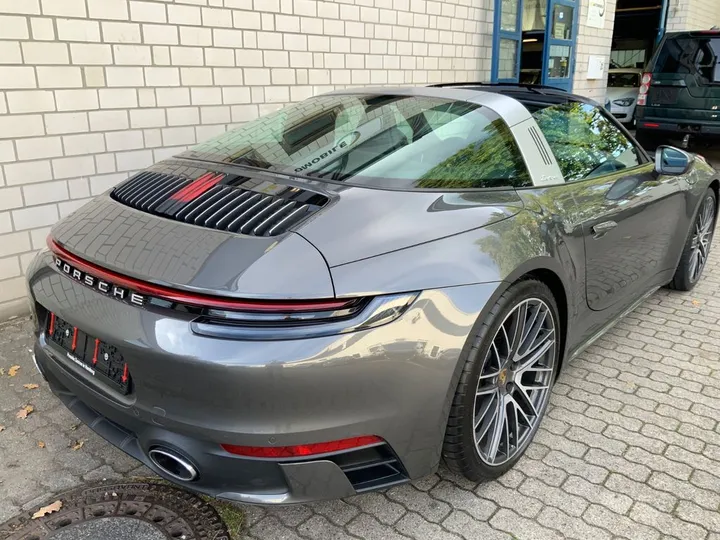 Porsche 992