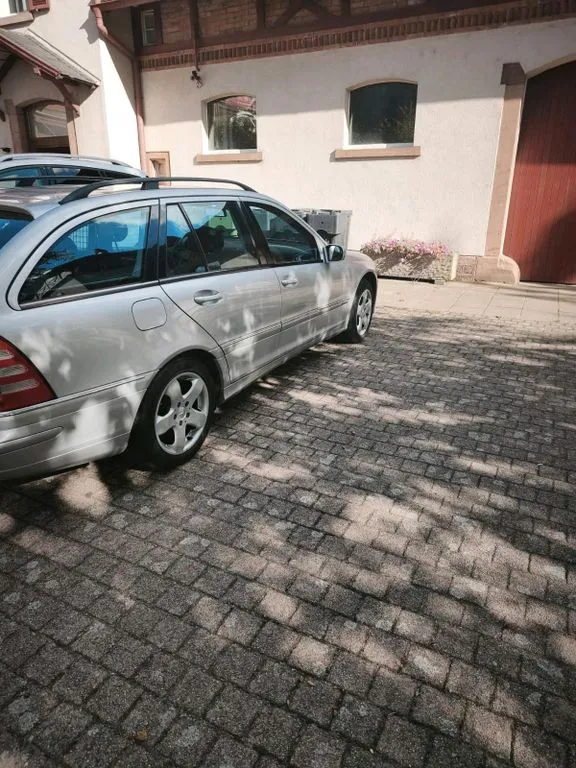 Mercedes-Benz C 320