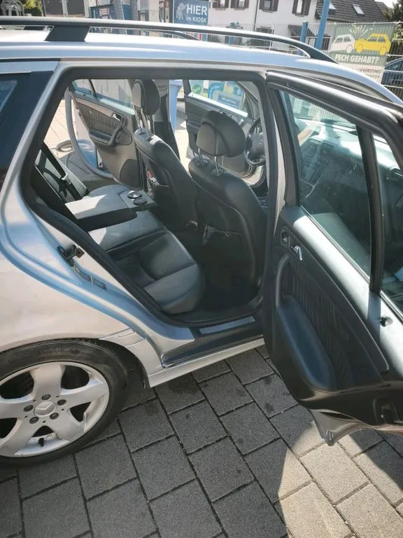 Mercedes-Benz C 320