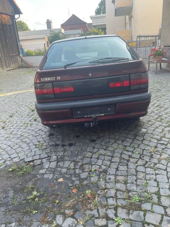 Renault R 19