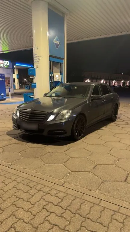 Mercedes-Benz E 300