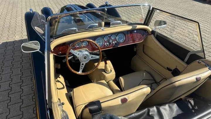 Morgan Plus 8