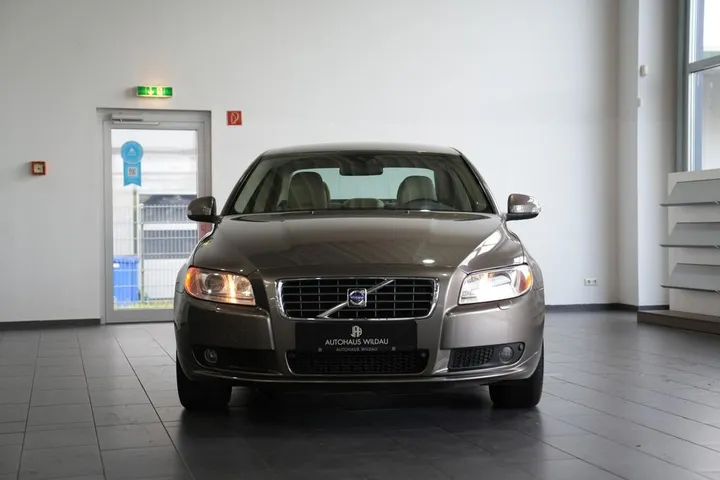 Volvo S80