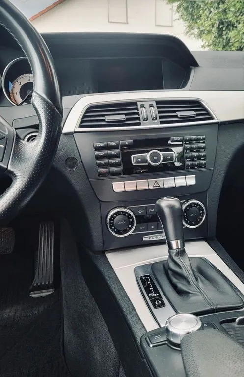 Mercedes-Benz C 200