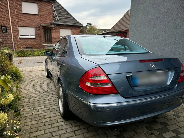 Mercedes-Benz E 280