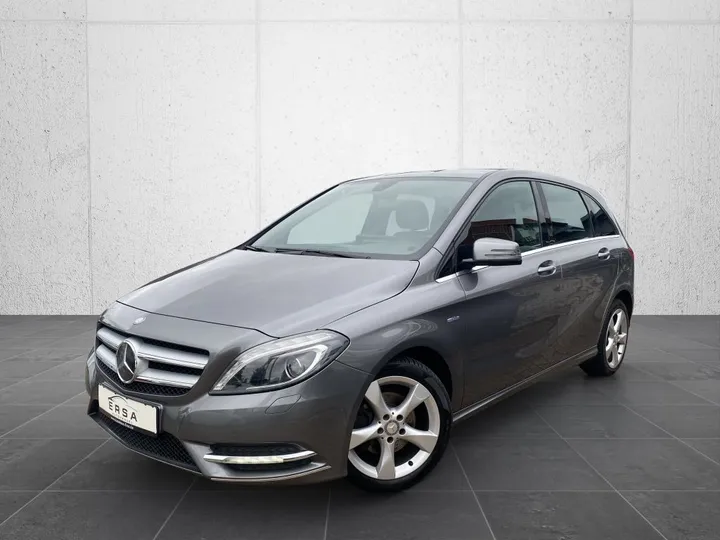 Mercedes-Benz B 180