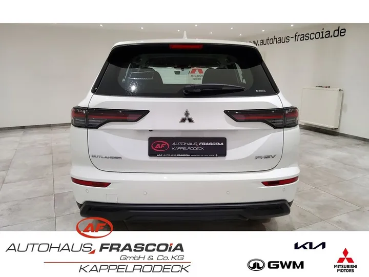 Mitsubishi Plug-in Hybrid Outlander