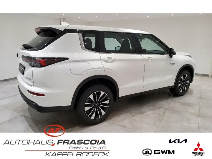 Mitsubishi Plug-in Hybrid Outlander