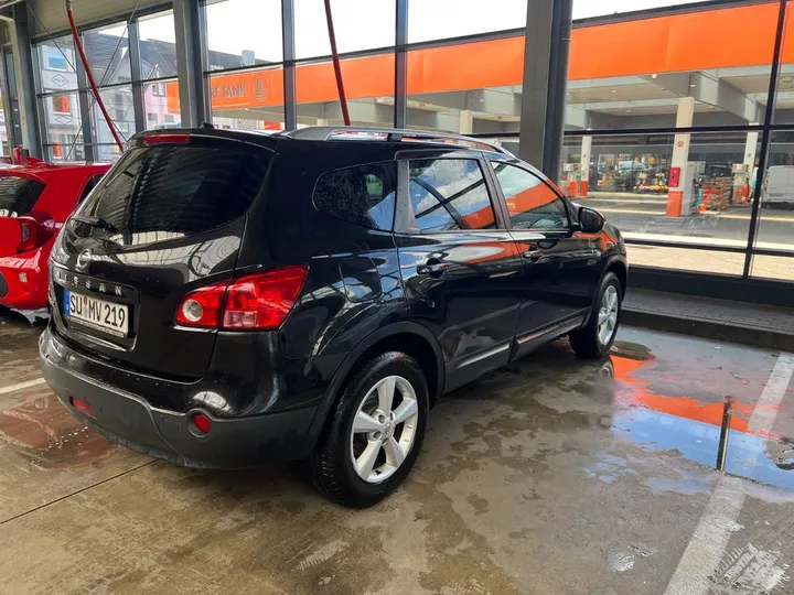 Nissan Qashqai+2