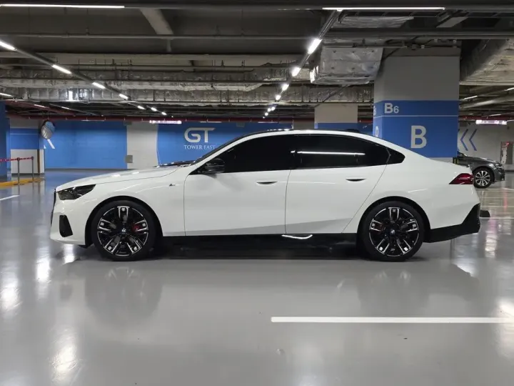 BMW i5