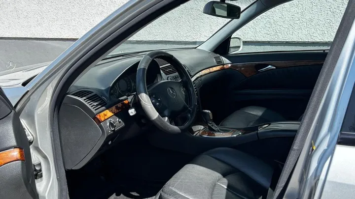 Mercedes-Benz E 270