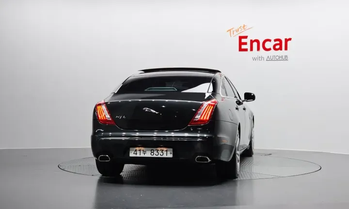 Jaguar XJ