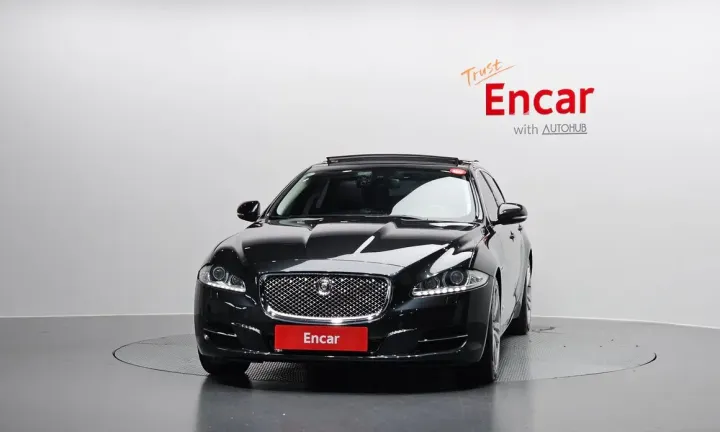 Jaguar XJ