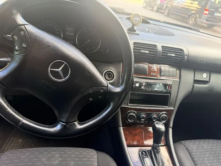 Mercedes-Benz C 200