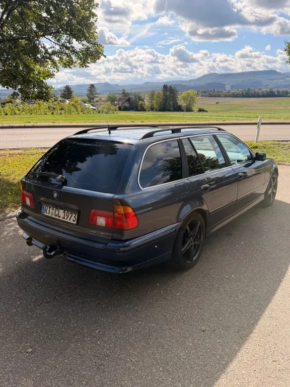 BMW 525