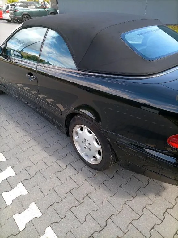 Mercedes-Benz CLK 230