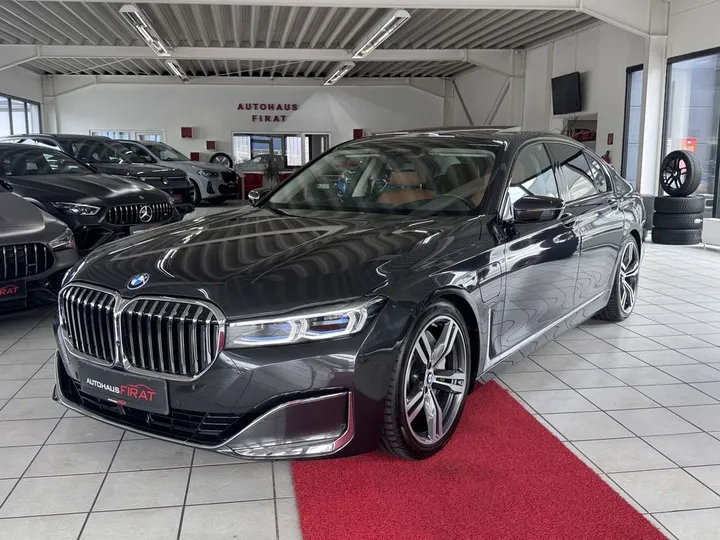 BMW 745