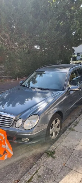 Mercedes-Benz E 280