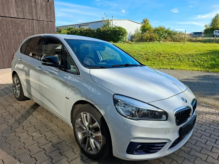 BMW 218