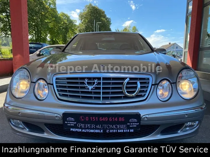 Mercedes-Benz E 240