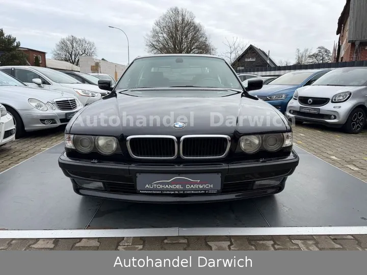BMW 728