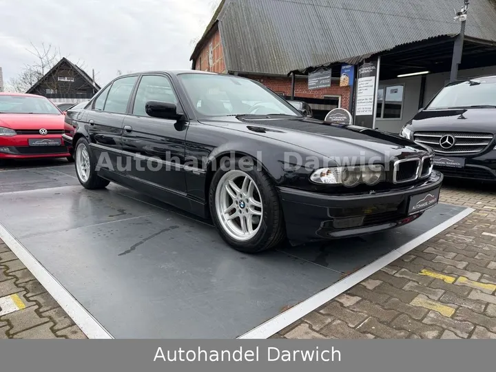 BMW 728