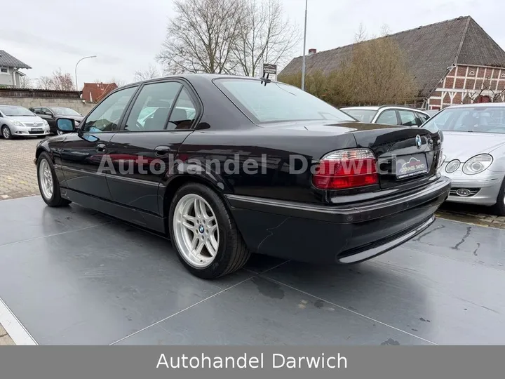 BMW 728