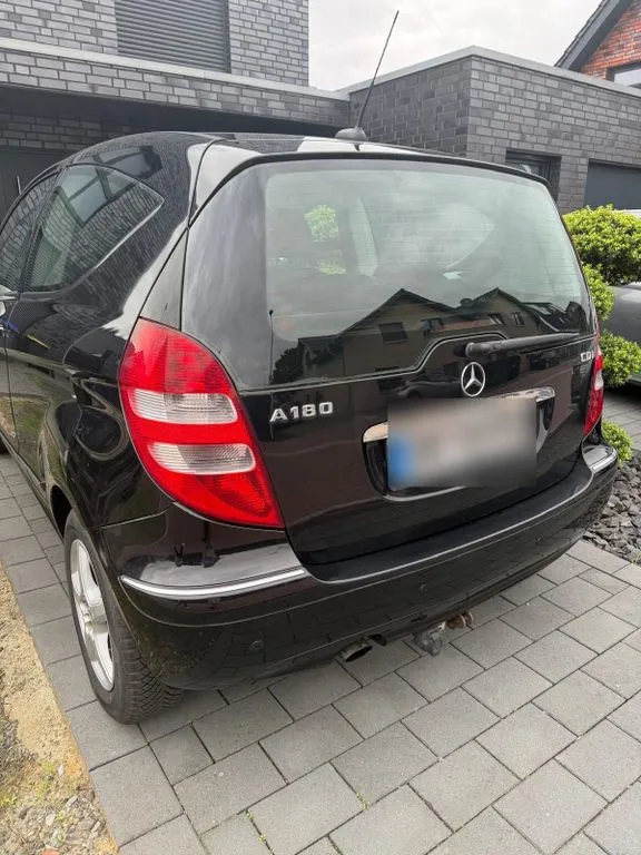 Mercedes-Benz A 180