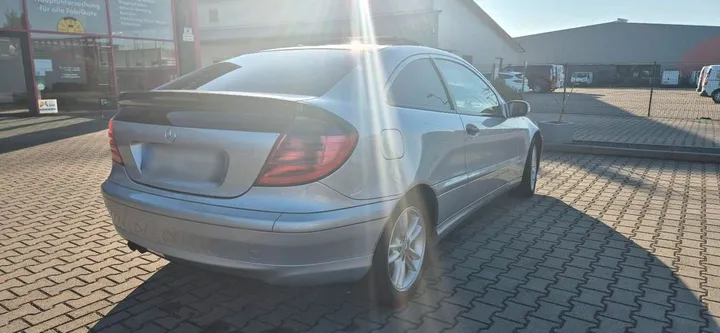 Mercedes-Benz C 180