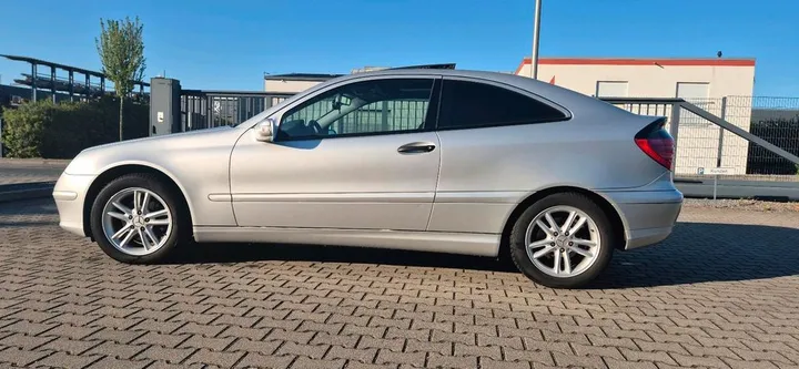 Mercedes-Benz C 180