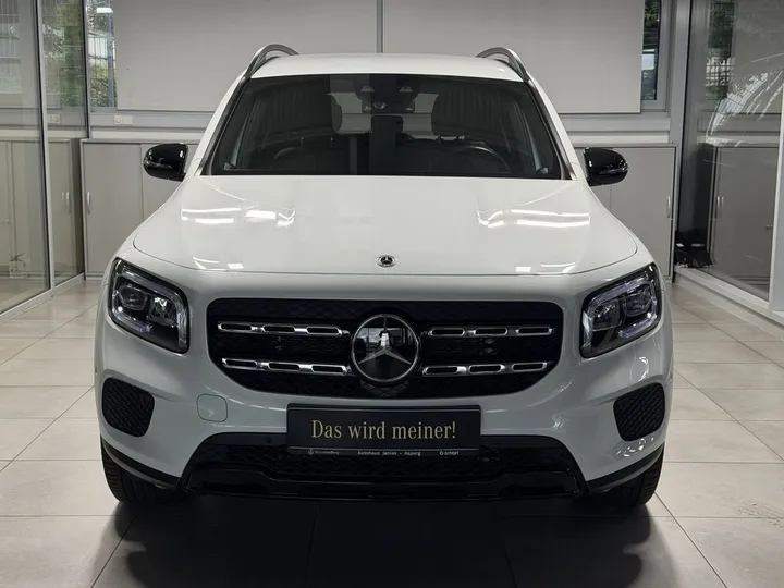 Mercedes-Benz GLB 200
