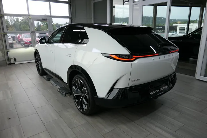 Mazda CX-6e