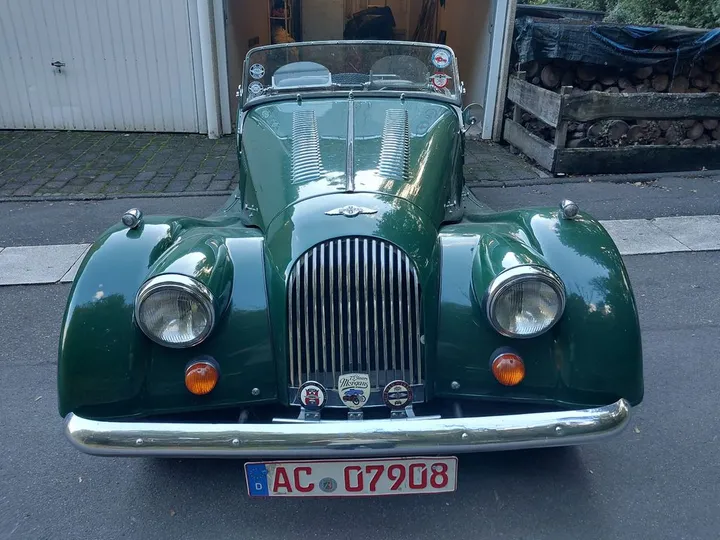 Morgan Plus 8