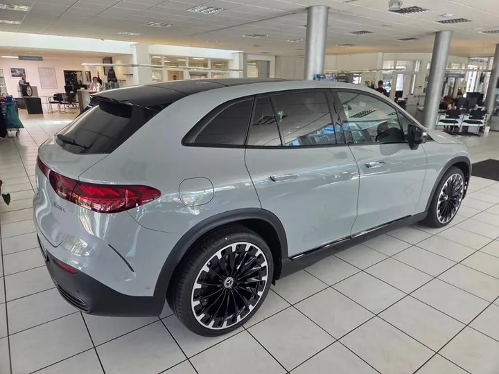 Mercedes-Benz EQE SUV