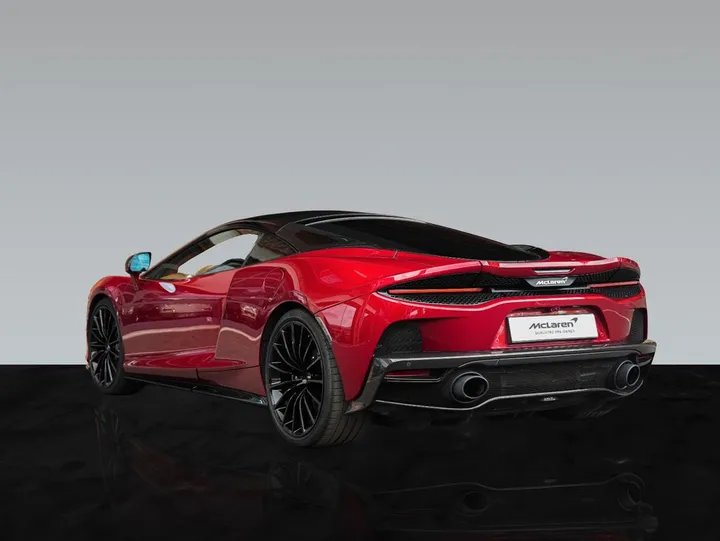 McLaren GT
