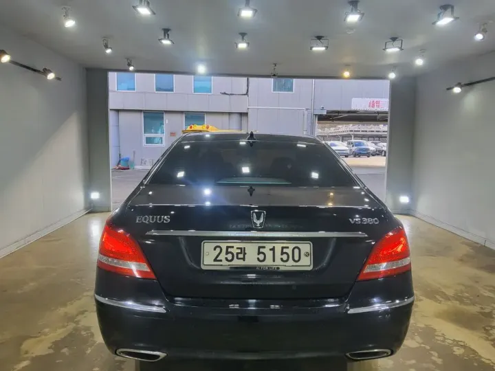 Hyundai Equus