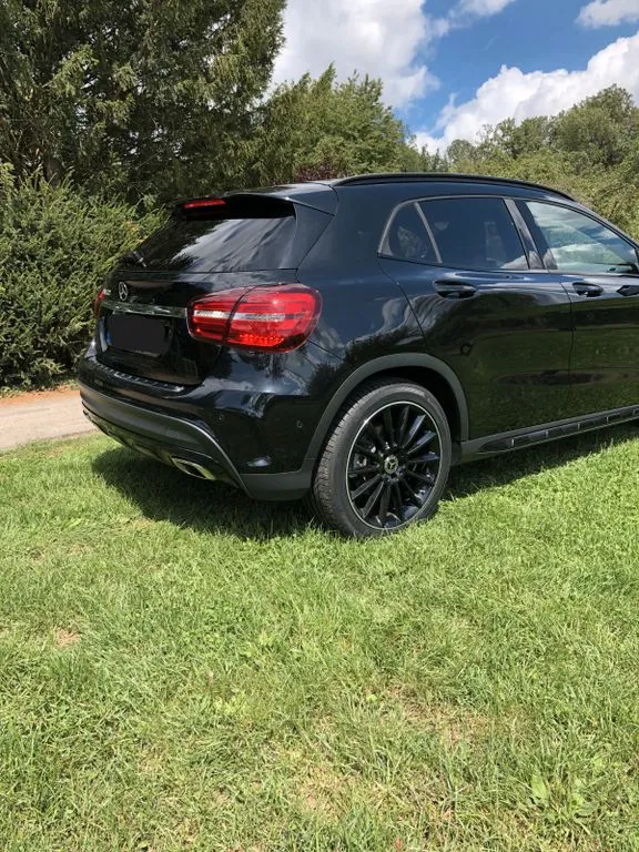 Mercedes-Benz GLA 200