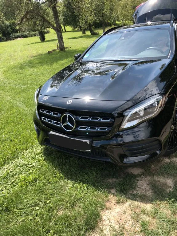Mercedes-Benz GLA 200