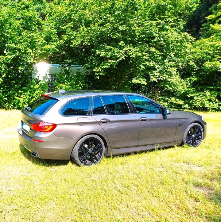 BMW M550
