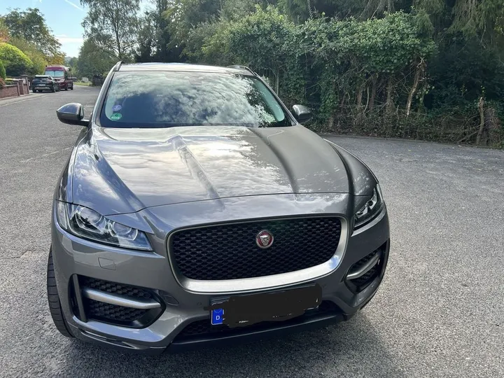 Jaguar F-Pace