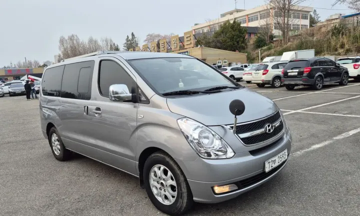 Hyundai Starex