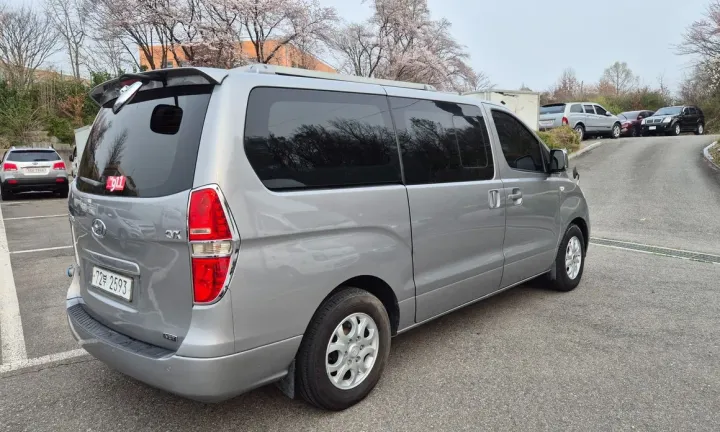 Hyundai Starex