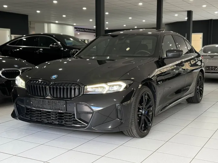 BMW 330